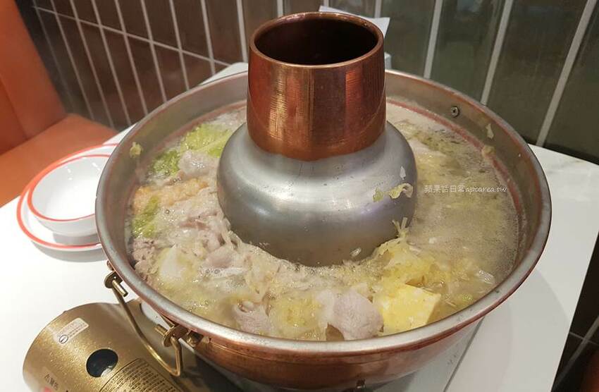 九九蒙古烤肉酸菜白肉鍋。平午288元免服務費吃到飽,附冰淇淋飲料無限暢飲,崇德路美食 - 🍎 蘋果話日常🍎