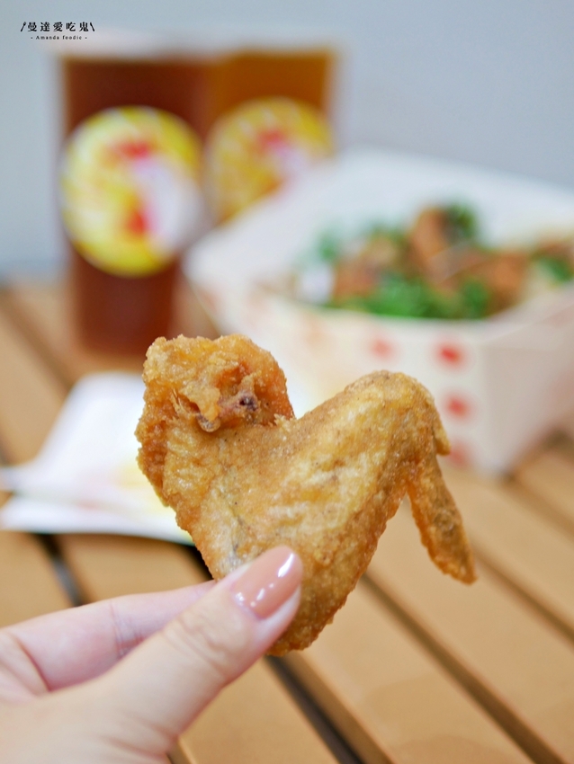 太涮嘴！現點現炸金黃酥脆香雞排大口咬『窺雞福來得 Crazy Friday(台南國賓店)』迷人三角骨、花生煉乳麻糬吃起來！台南美食｜台南鹽酥雞｜台南宵夜｜台南東區 - 曼達愛吃鬼