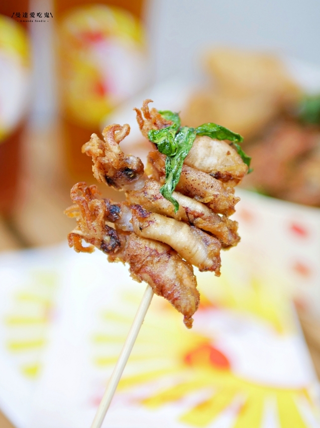 太涮嘴！現點現炸金黃酥脆香雞排大口咬『窺雞福來得 Crazy Friday(台南國賓店)』迷人三角骨、花生煉乳麻糬吃起來！台南美食｜台南鹽酥雞｜台南宵夜｜台南東區 - 曼達愛吃鬼