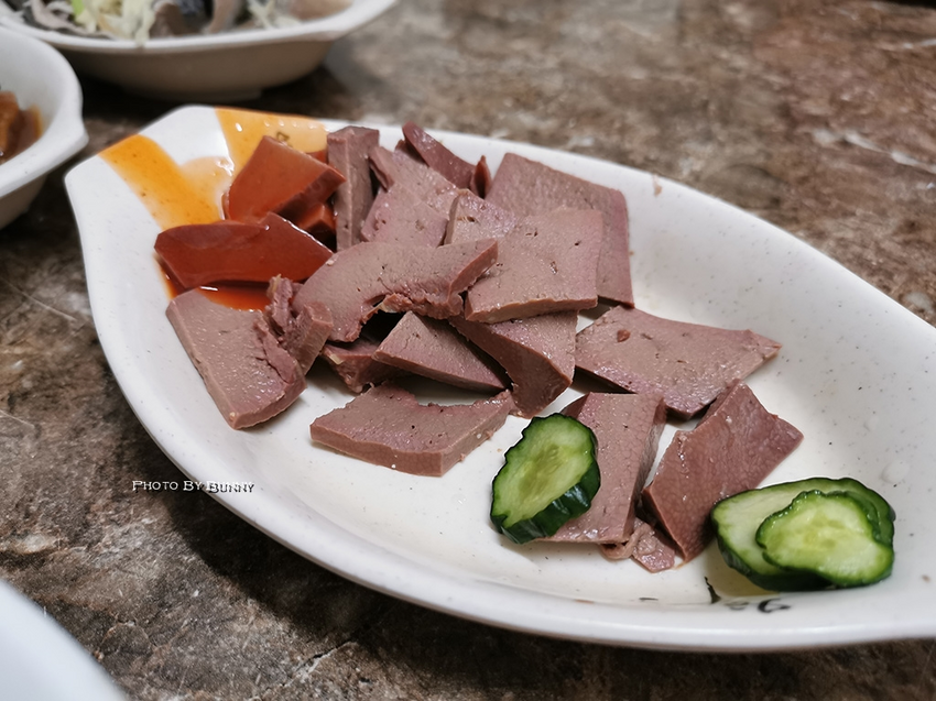 【新北美食】半邊圓米粉湯香菇肉粥 味美價廉高CP值銅板美食 / 林口在地必吃平價小吃