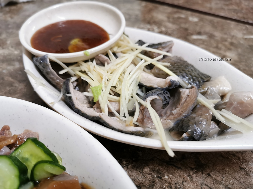 【新北美食】半邊圓米粉湯香菇肉粥 味美價廉高CP值銅板美食 / 林口在地必吃平價小吃