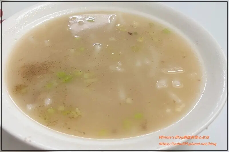 林口半邊圓香菇肉粥米粉湯(林口三井outlet附近美食+平價小吃+林口美食推薦+菜單) 06.jpg