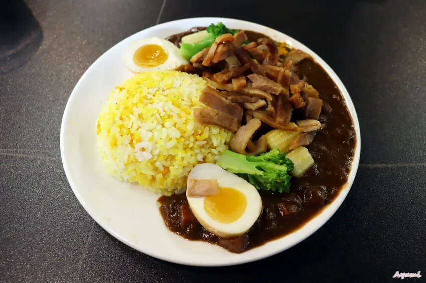 [台南咖哩飯推薦]MIRRORLD鏡界咖哩魔術餐廳/台南第一