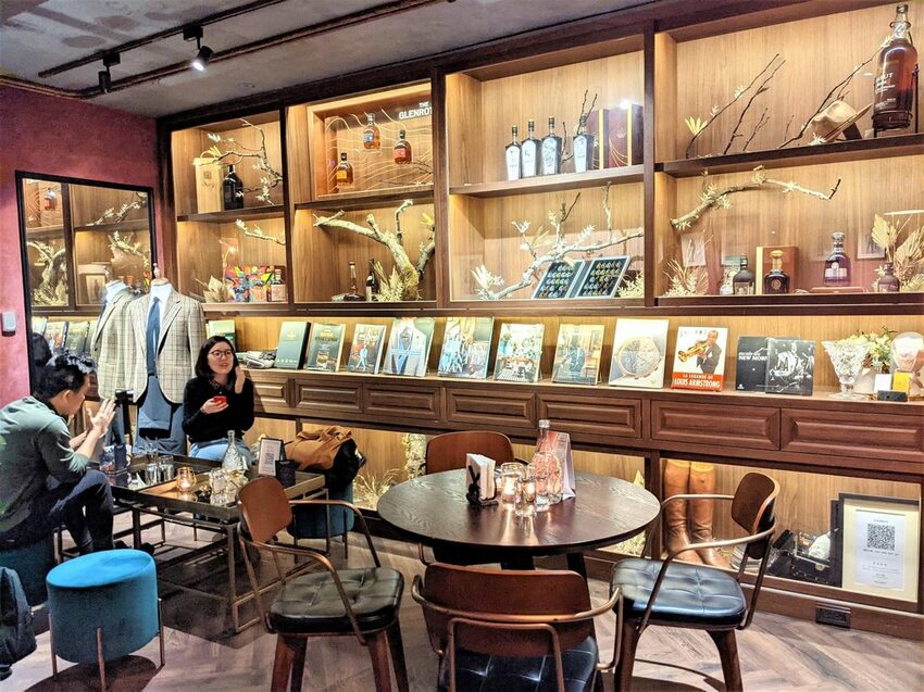 Gato Bonheur Bar & Jazz Lounge