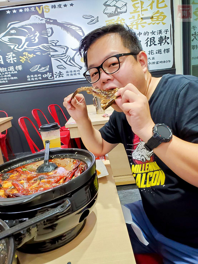 【臺南美食】酸菜比魚好吃？｜大份量酸菜魚鍋｜水煮魚.酸辣牛｜酸菜魚結合火鍋元素~~江小漁酸菜魚台南學甲店 - 南人幫