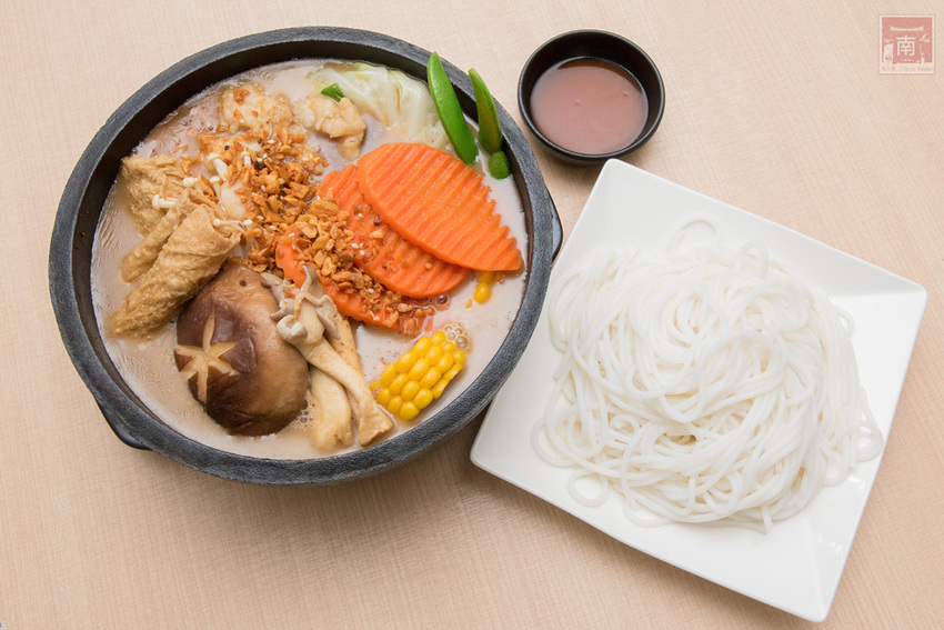 【臺南美食】酸菜比魚好吃？｜大份量酸菜魚鍋｜水煮魚.酸辣牛｜酸菜魚結合火鍋元素~~江小漁酸菜魚台南學甲店 - 南人幫