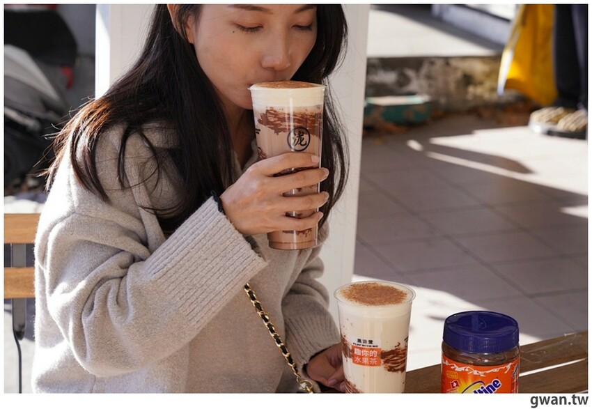 阿華田脆酷力加上當日現打芝士奶蓋，冬天超暖心的可可飲品一中就能喝到！