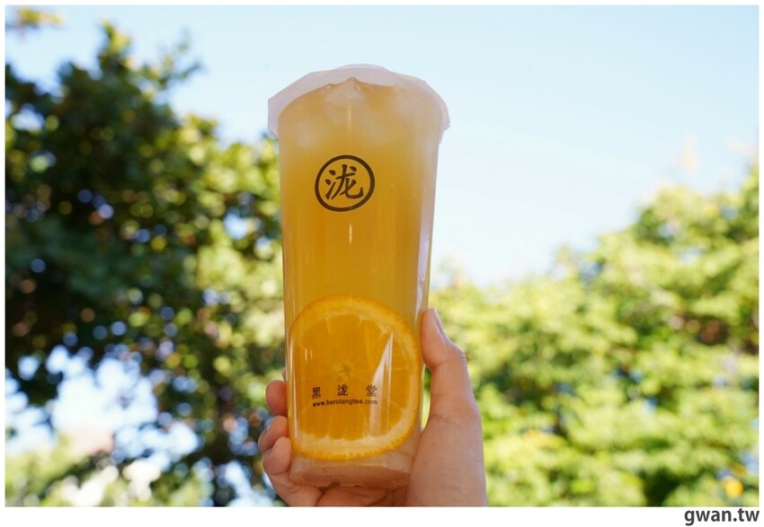 阿華田脆酷力加上當日現打芝士奶蓋，冬天超暖心的可可飲品一中就能喝到！