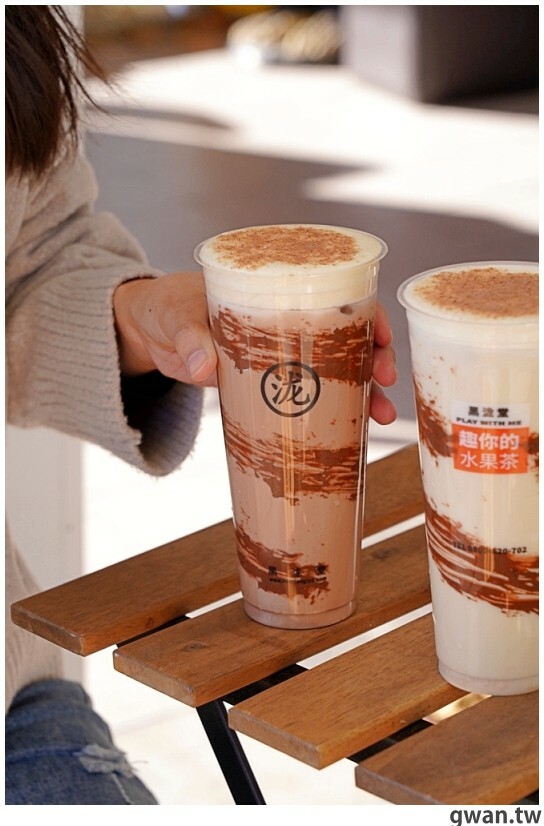 阿華田脆酷力加上當日現打芝士奶蓋，冬天超暖心的可可飲品一中就能喝到！