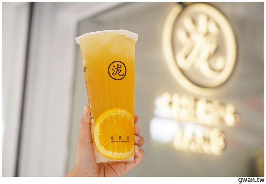 阿華田脆酷力加上當日現打芝士奶蓋，冬天超暖心的可可飲品一中就能喝到！