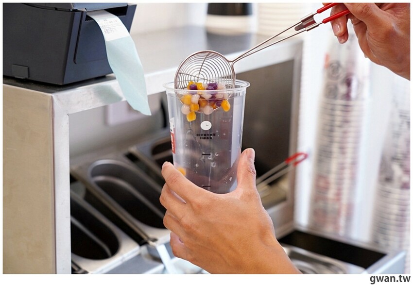 阿華田脆酷力加上當日現打芝士奶蓋，冬天超暖心的可可飲品一中就能喝到！