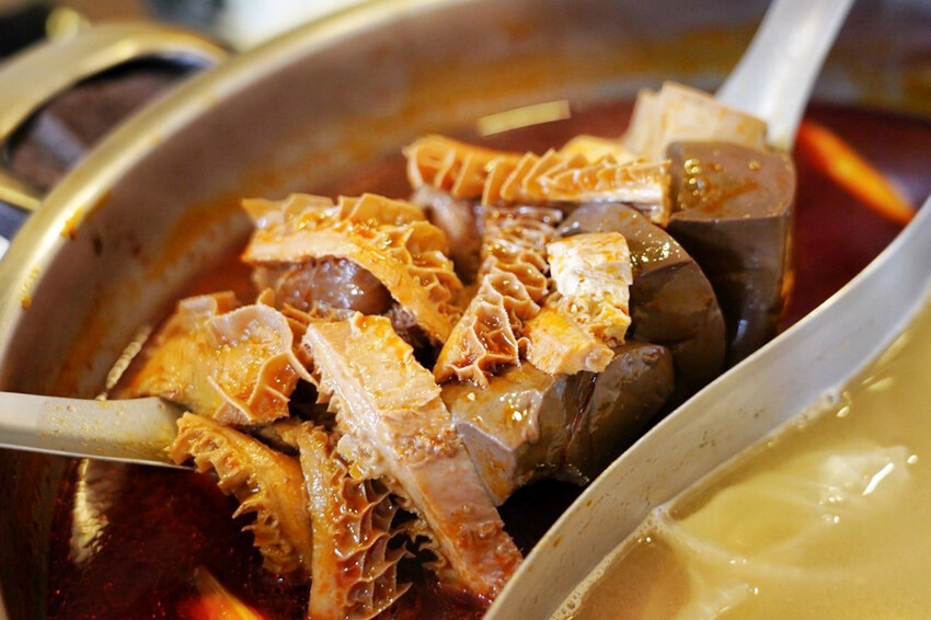 桃園台式麻辣鍋始祖!竟然有限定版“溫體牛”超好吃,內用果凍鴨血豆腐吃到飽~