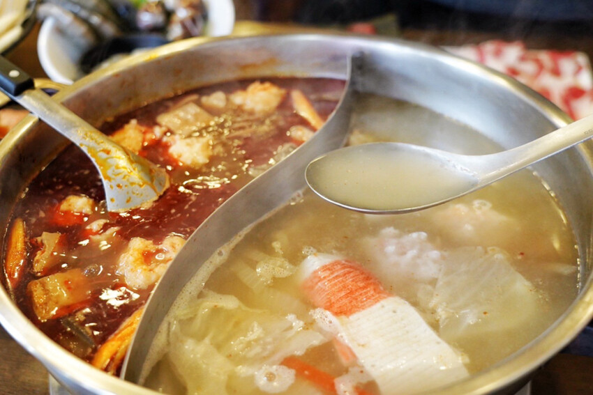 桃園台式麻辣鍋始祖!竟然有限定版“溫體牛”超好吃,內用果凍鴨血豆腐吃到飽~