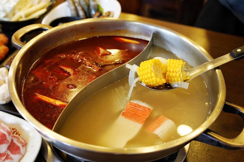 桃園台式麻辣鍋始祖!竟然有限定版“溫體牛”超好吃,內用果凍鴨血豆腐吃到飽~