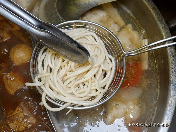 拉麵-桃園鐵木真鴛鴦麻辣火鍋 (1).jpg