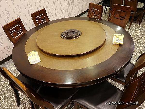 2樓用餐環境-桃園鐵木真鴛鴦麻辣火鍋 (1).jpg