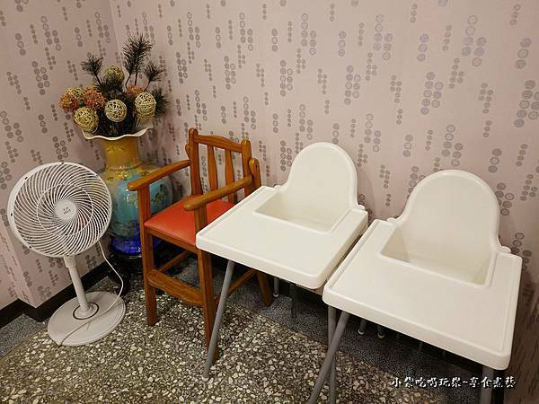 2樓用餐環境-桃園鐵木真鴛鴦麻辣火鍋 (2).jpg