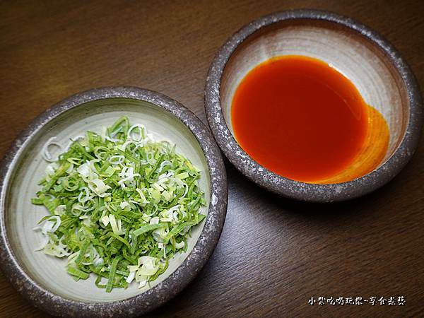 包肉蒜苗辣油-桃園鐵木真鴛鴦麻辣火鍋 (3).jpg