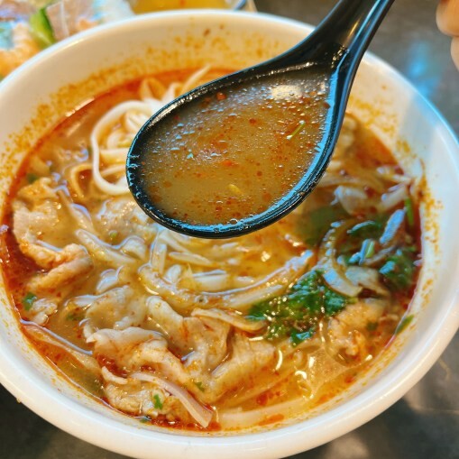 桃園青埔最有質感綠意盎然的咖啡廳—越啡 越南美食植物咖啡館，獨特的的越式料理一開門即客滿