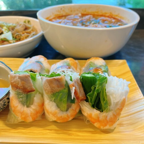 桃園青埔最有質感綠意盎然的咖啡廳—越啡 越南美食植物咖啡館，獨特的的越式料理一開門即客滿