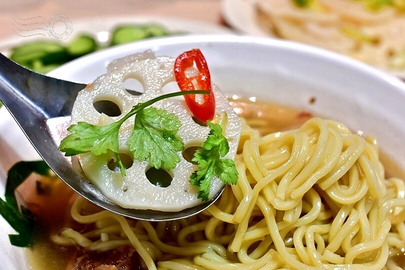 京湘排骨麵:涼拌蓮藕