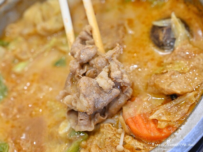 京川鍋物｜用餐時間一位難求的平價小火鍋，17種湯底任你選，最低只要140元，享爆米花、霜淇淋、飲料吃到飽～