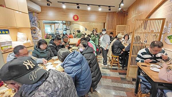 【嘉義美食】林聰明沙鍋魚頭｜還沒有開店就大排人潮，內用要等２小時以上的爆人氣沙鍋魚頭