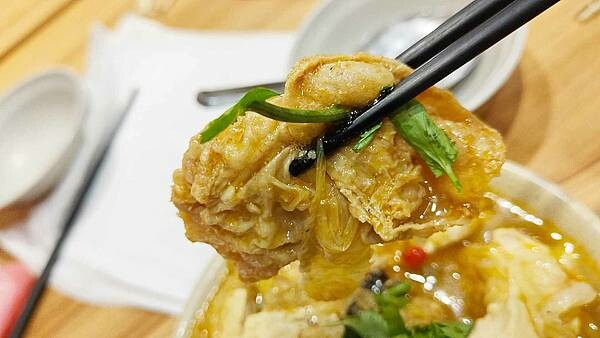 【嘉義美食】林聰明沙鍋魚頭｜還沒有開店就大排人潮，內用要等２小時以上的爆人氣沙鍋魚頭