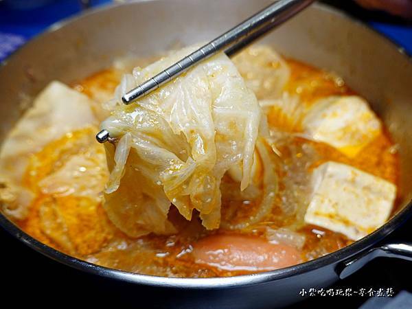 牛肉南洋叻沙鍋-餓人谷夯夯鍋南崁店 (2).jpg