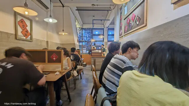 硬派主廚的軟嫩料理東門店內用區