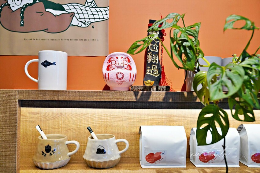 【台北】松江南京｜露徑 On The Road，有美麗窗景的悠閒咖啡廳，大人味酒香提拉米蘇