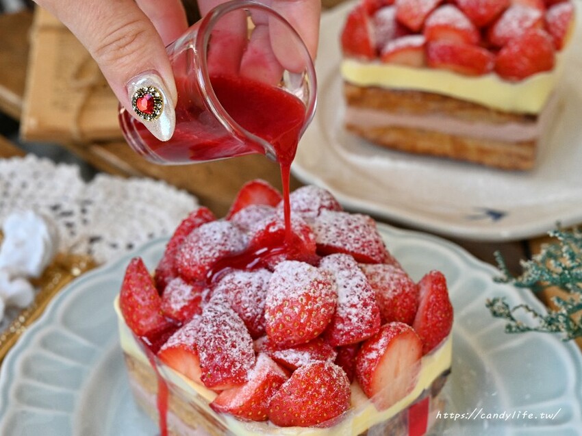 NewTroxDessert｜台中厲害千層酥專賣，季節限定草莓千層開賣不到兩小時就售完，每日限量供應，想吃請早點來～