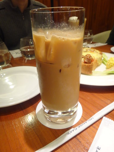 米朗琪吃鬆餅喝咖啡~~