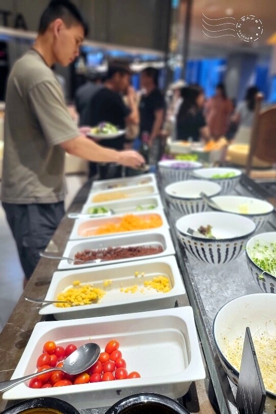 漢來海港敦化店:生菜沙拉區