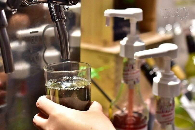 漢來海港敦化店:氣泡水