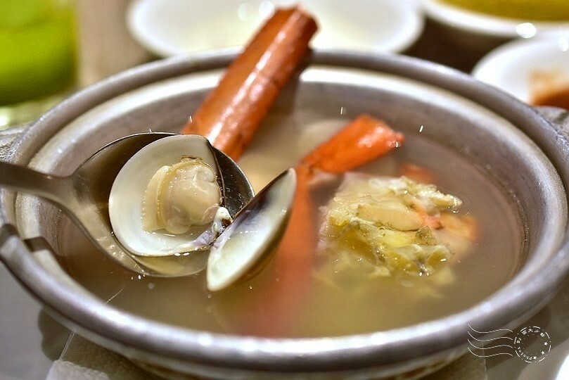 漢來海港敦化店:松葉蟹腳海鮮鍋