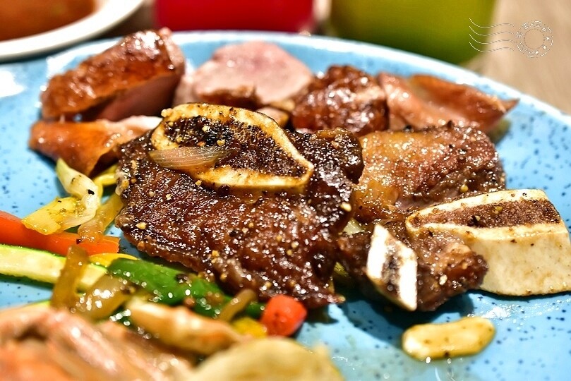漢來海港敦化店:帶骨牛小排