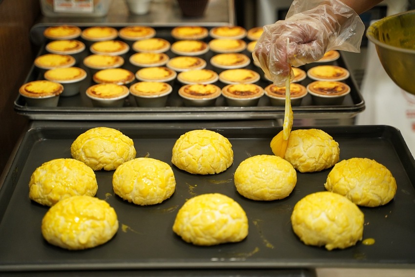 新品上市！N訪的『記憶蛋塔』真的是愛不釋手，送禮自吃兩相宜！芙蓉蛋塔酥鬆內餡綿密香濃，還有鹹可頌、六葉蒜包、法式鮪魚堡、冰火菠蘿、泡芙可以選擇！ - 阿華田的美食日記