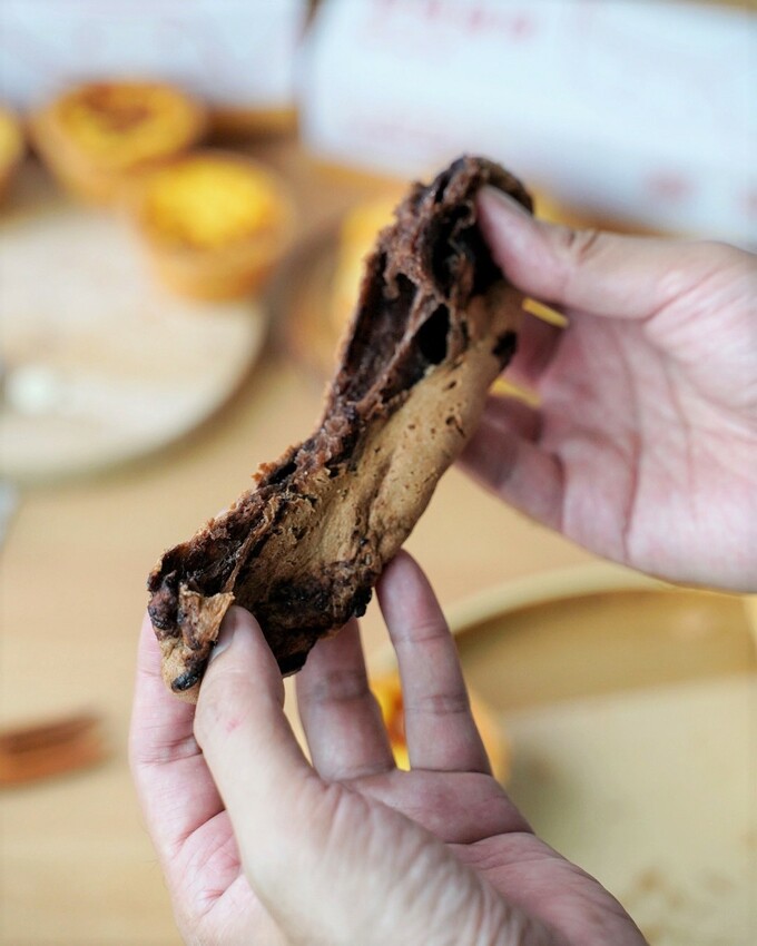 新品上市！N訪的『記憶蛋塔』真的是愛不釋手，送禮自吃兩相宜！芙蓉蛋塔酥鬆內餡綿密香濃，還有鹹可頌、六葉蒜包、法式鮪魚堡、冰火菠蘿、泡芙可以選擇！ - 阿華田的美食日記