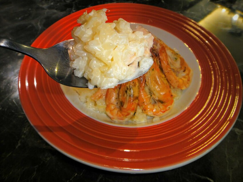 【美食】「布拉格咖啡館」石牌捷運站不限時餐廳，石牌咖啡廳推薦、石牌餐酒館推薦、榮總美食推薦 附菜單