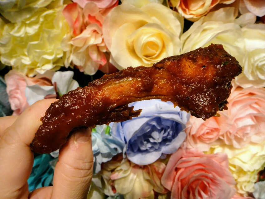 【美食】「布拉格咖啡館」石牌捷運站不限時餐廳，石牌咖啡廳推薦、石牌餐酒館推薦、榮總美食推薦 附菜單