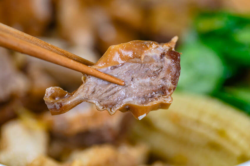 高雄市苓雅區高雄美食 – 中華老滷 x 特色滷汁一吃就上癮！獨門手炒辣醬很對味