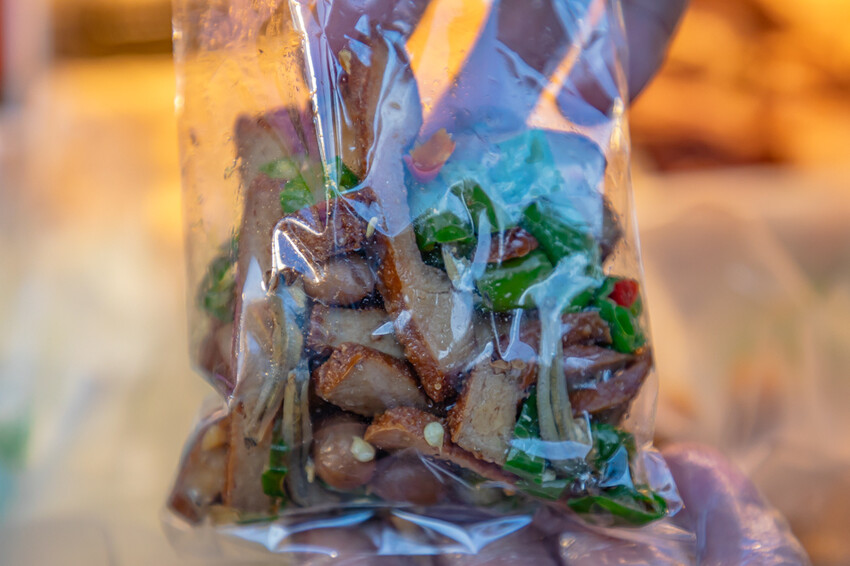 高雄市苓雅區高雄美食 – 中華老滷 x 特色滷汁一吃就上癮！獨門手炒辣醬很對味