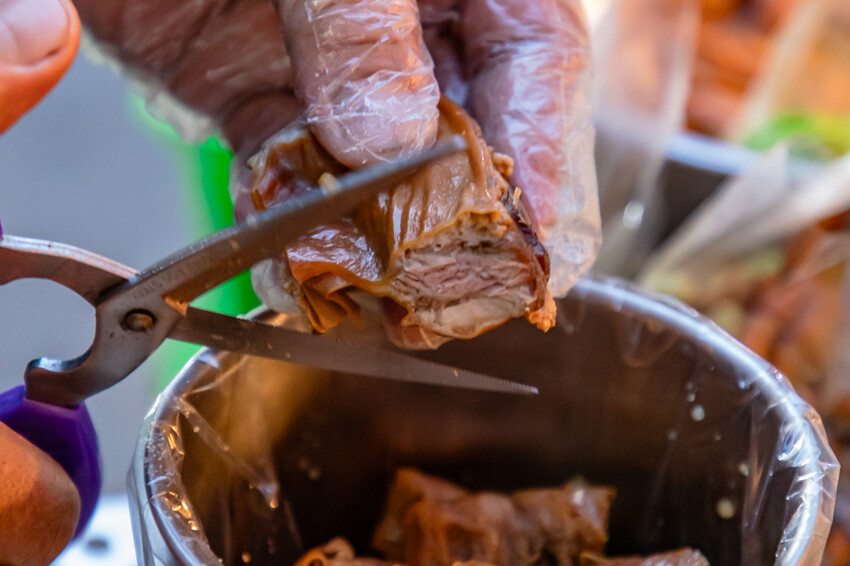 高雄市苓雅區高雄美食 – 中華老滷 x 特色滷汁一吃就上癮！獨門手炒辣醬很對味