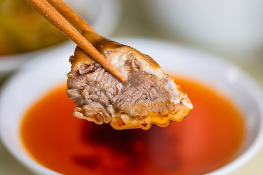 高雄市苓雅區高雄美食 – 中華老滷 x 特色滷汁一吃就上癮！獨門手炒辣醬很對味