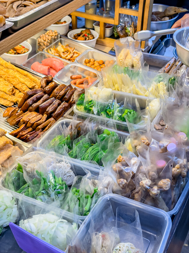 高雄市苓雅區高雄美食 – 中華老滷 x 特色滷汁一吃就上癮！獨門手炒辣醬很對味