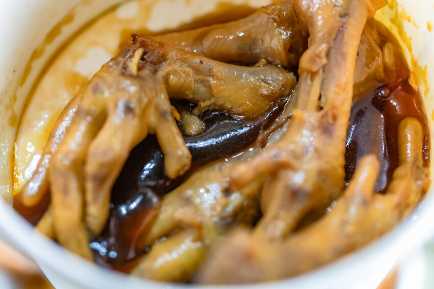 高雄市苓雅區高雄美食 – 中華老滷 x 特色滷汁一吃就上癮！獨門手炒辣醬很對味