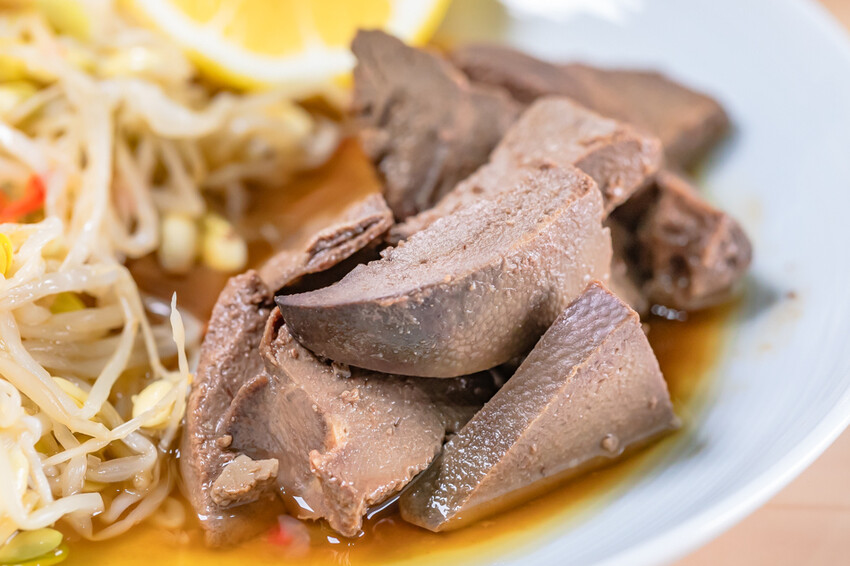 高雄市苓雅區高雄美食 – 中華老滷 x 特色滷汁一吃就上癮！獨門手炒辣醬很對味