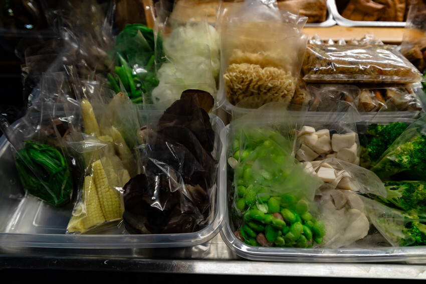 高雄市苓雅區高雄美食 – 中華老滷 x 特色滷汁一吃就上癮！獨門手炒辣醬很對味