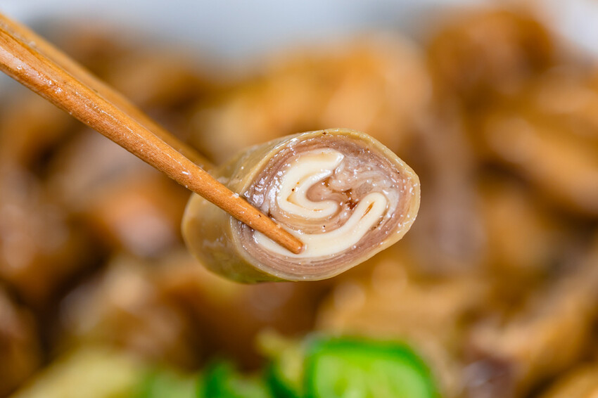 高雄市苓雅區高雄美食 – 中華老滷 x 特色滷汁一吃就上癮！獨門手炒辣醬很對味